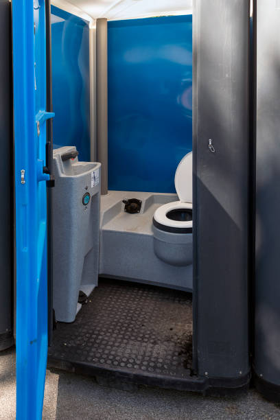 Portable Toilet Options We Offer in Clanton, AL
